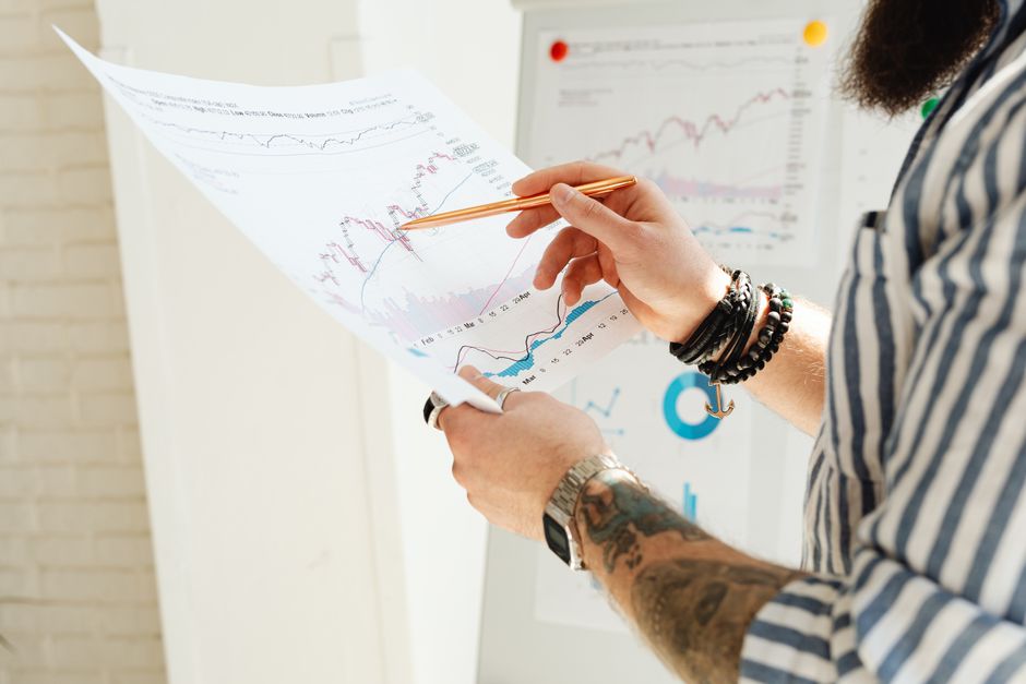 Trader analyzing stock charts on Interactive Brokers Europe trading platform