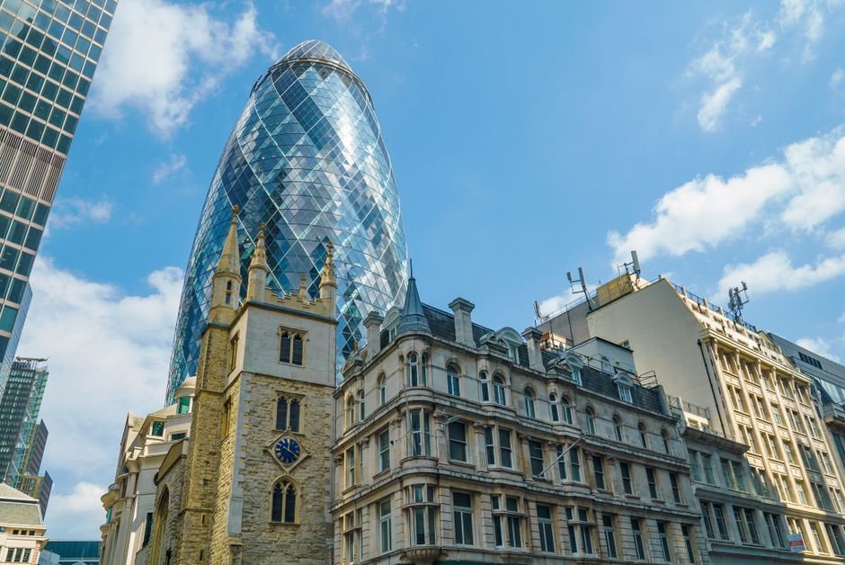 European stock market skyline representing STOXX Europe 600 ETF investment opportunities