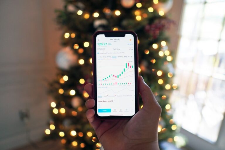 Screenshot of a European investing app screen showing robo advisor portfolio dashboard