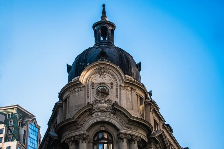 Vienna Stock Exchange building facade in Austria, symbolizing investing opportunities for beginners in the Austrian financial market