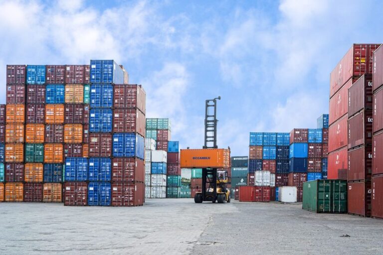 European trading depot app interface showing online depot management and logistics dashboard