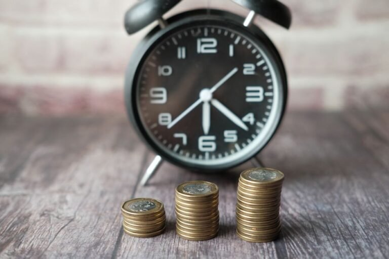 Money doubling clock illustrating the rule of 72 investing formula for compound growth
